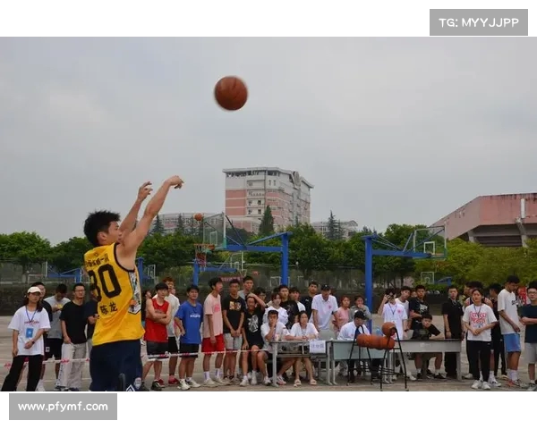 女硕士在高校投篮比赛中力压群雄夺得预赛第一引发热议 女硕士在高校投篮比赛中力压群雄夺得预赛第一引发热议